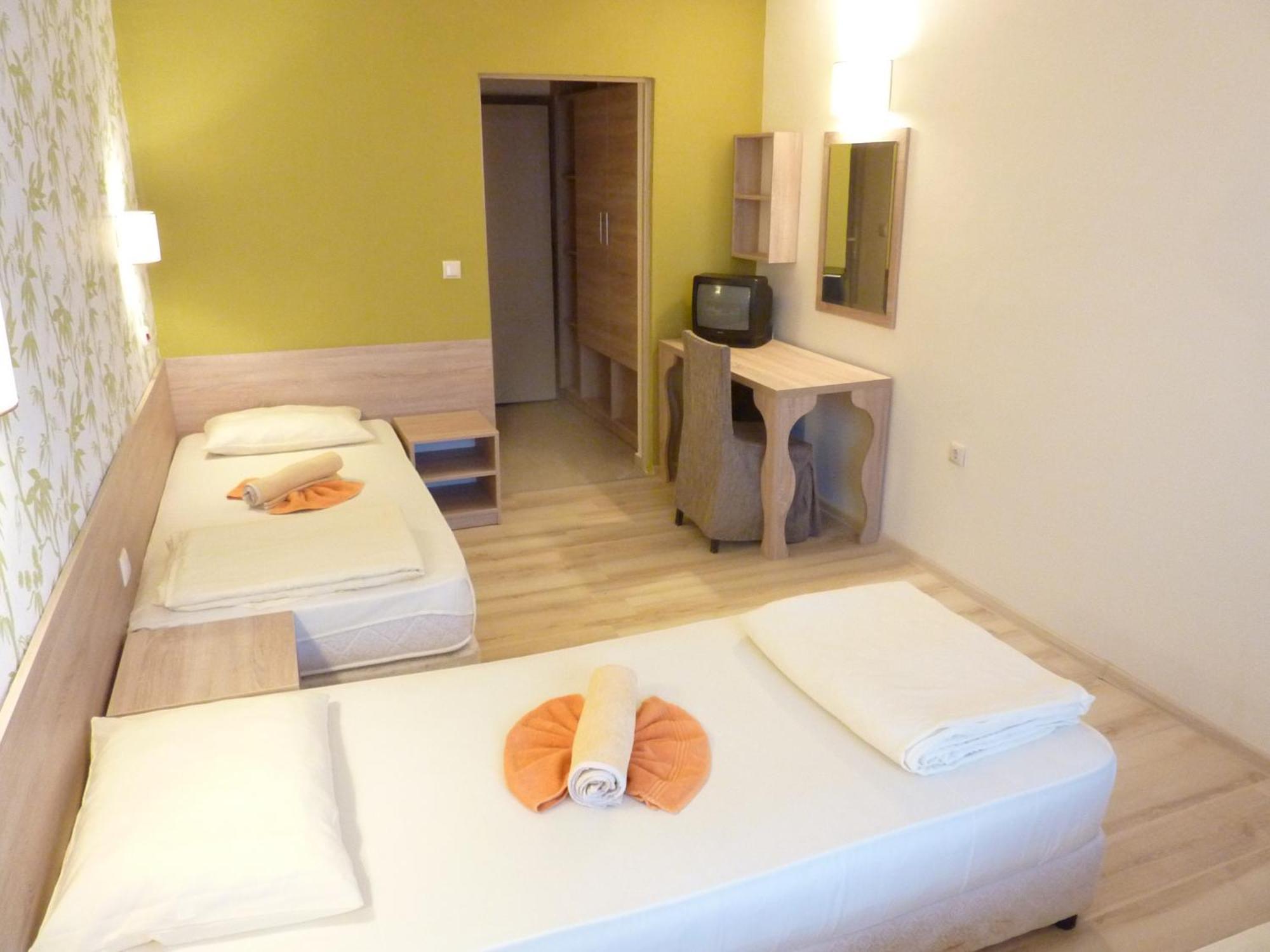 Hotel Zarya Golden Sands Exterior photo